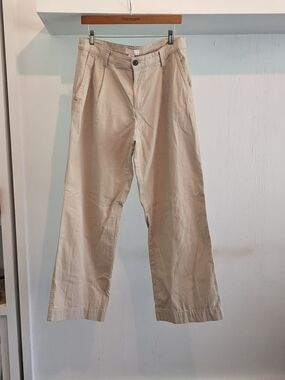 H&M Khaki Beige Trousers/Pants Pleated Straight Fit